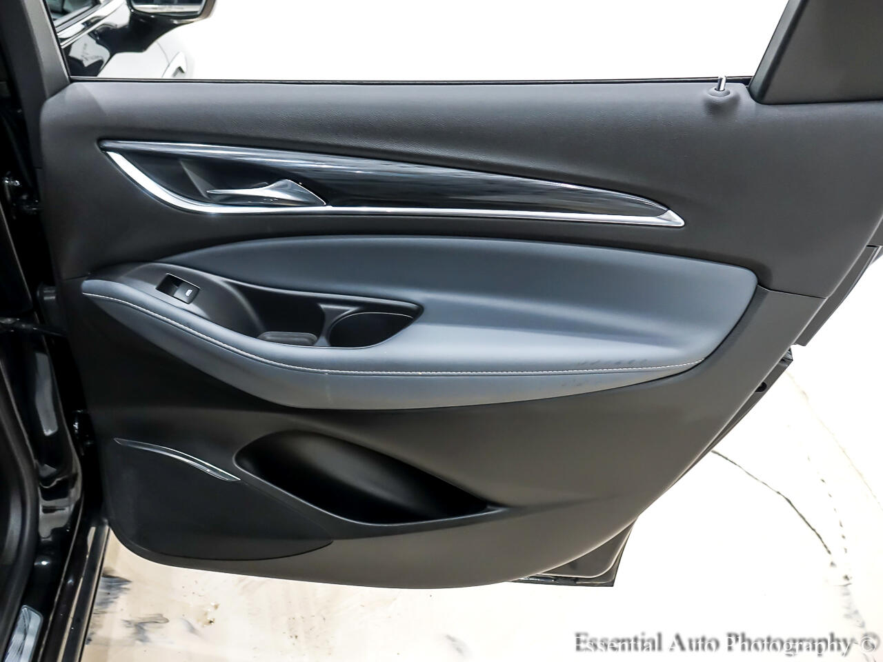 Vehicle image 28 of 36