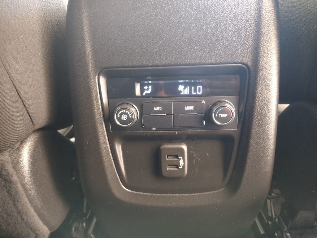 Vehicle image 37 of 51