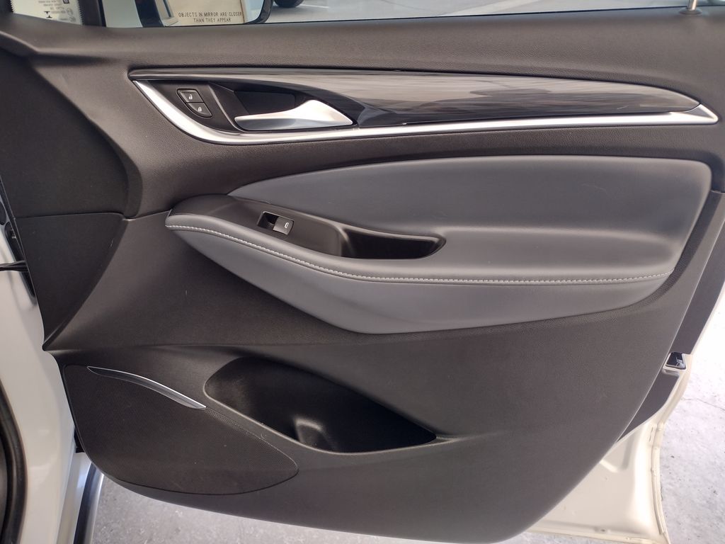 Vehicle image 28 of 51