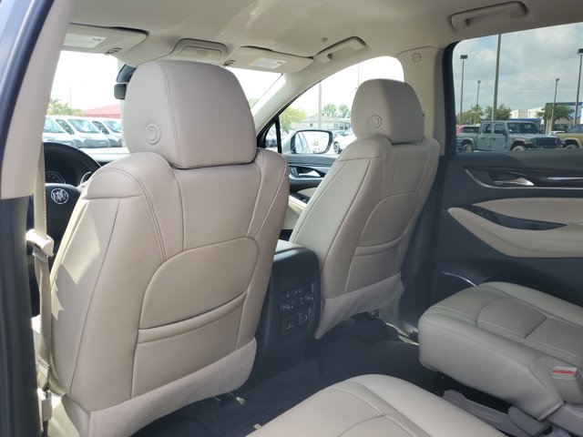 Vehicle image 10 of 30