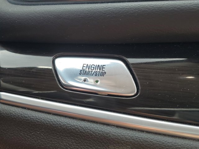Vehicle image 28 of 30