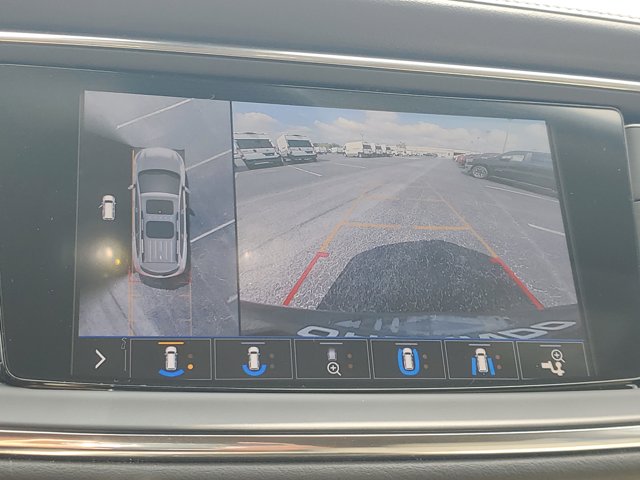 Vehicle image 25 of 30