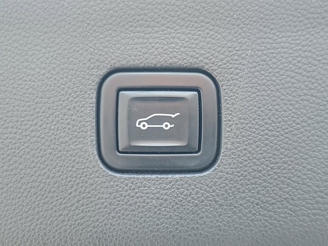 Vehicle image 8 of 30