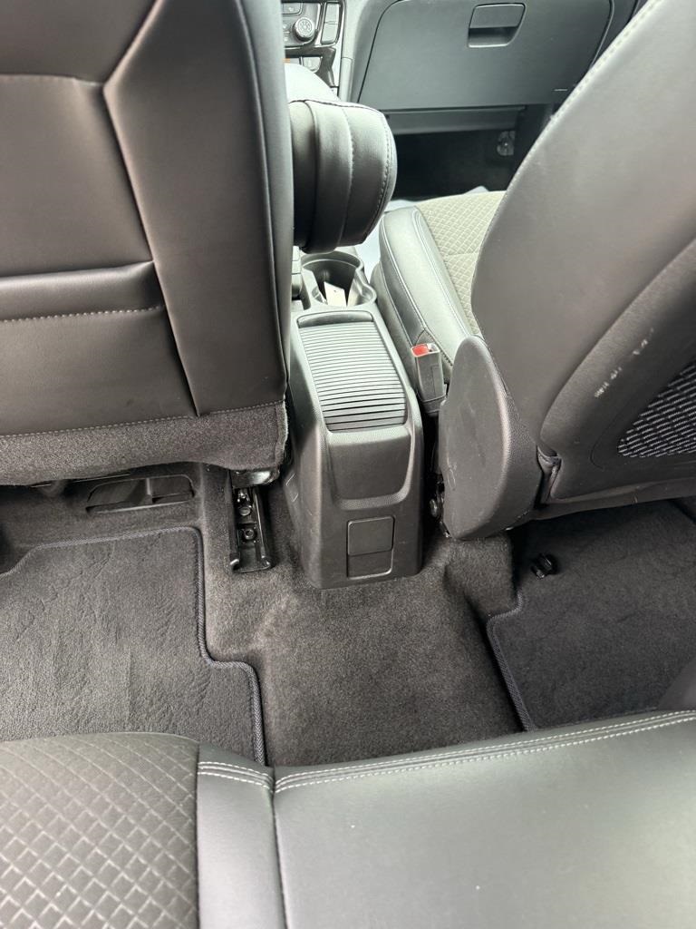 Vehicle image 18 of 31