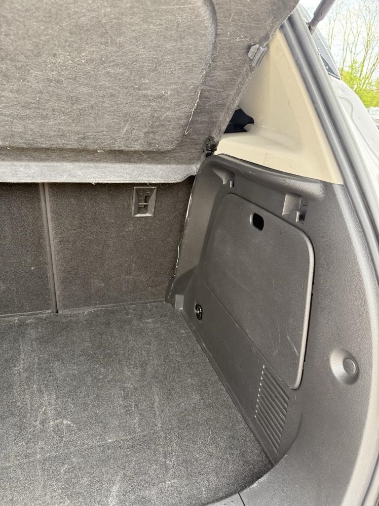 Vehicle image 9 of 31