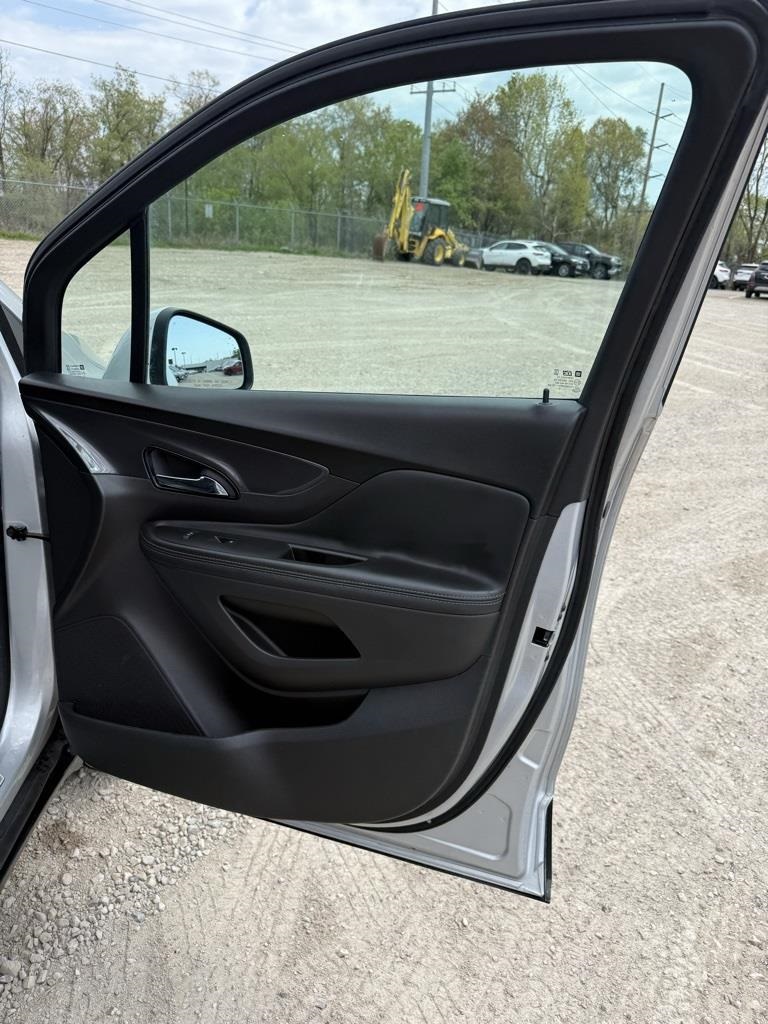 Vehicle image 25 of 31