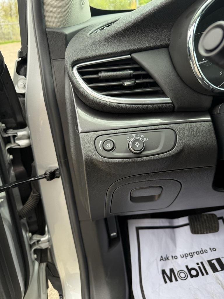 Vehicle image 28 of 31