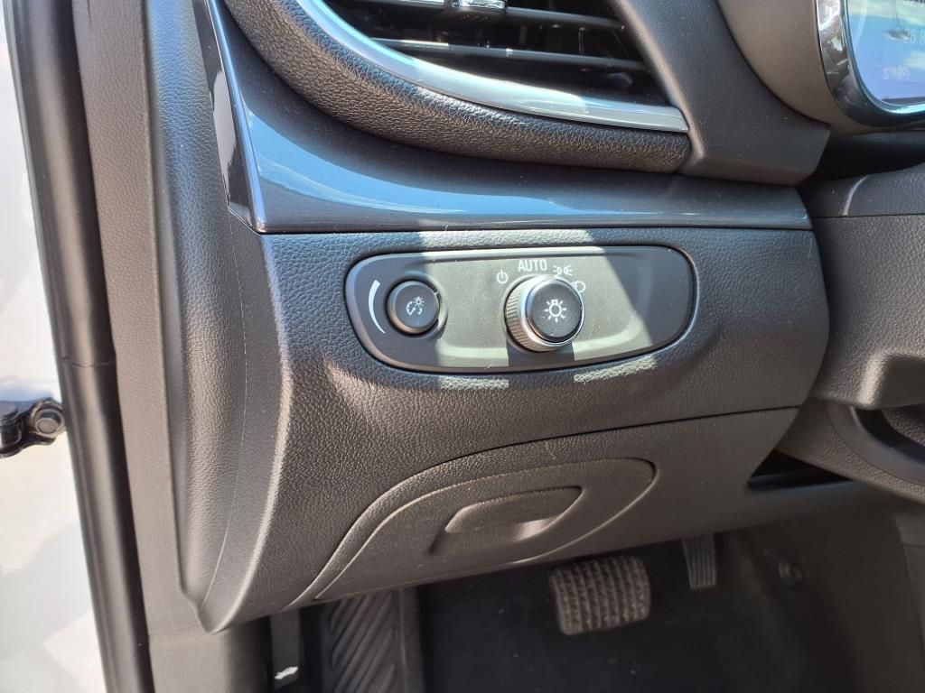 Vehicle image 17 of 34