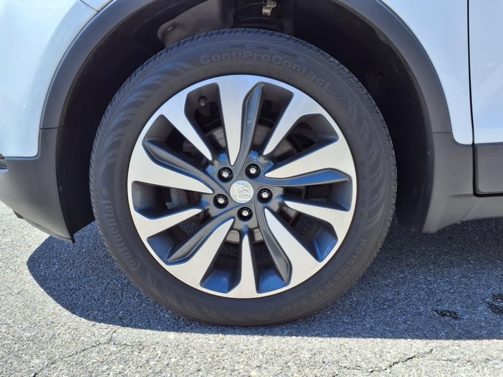 Vehicle image 10 of 34