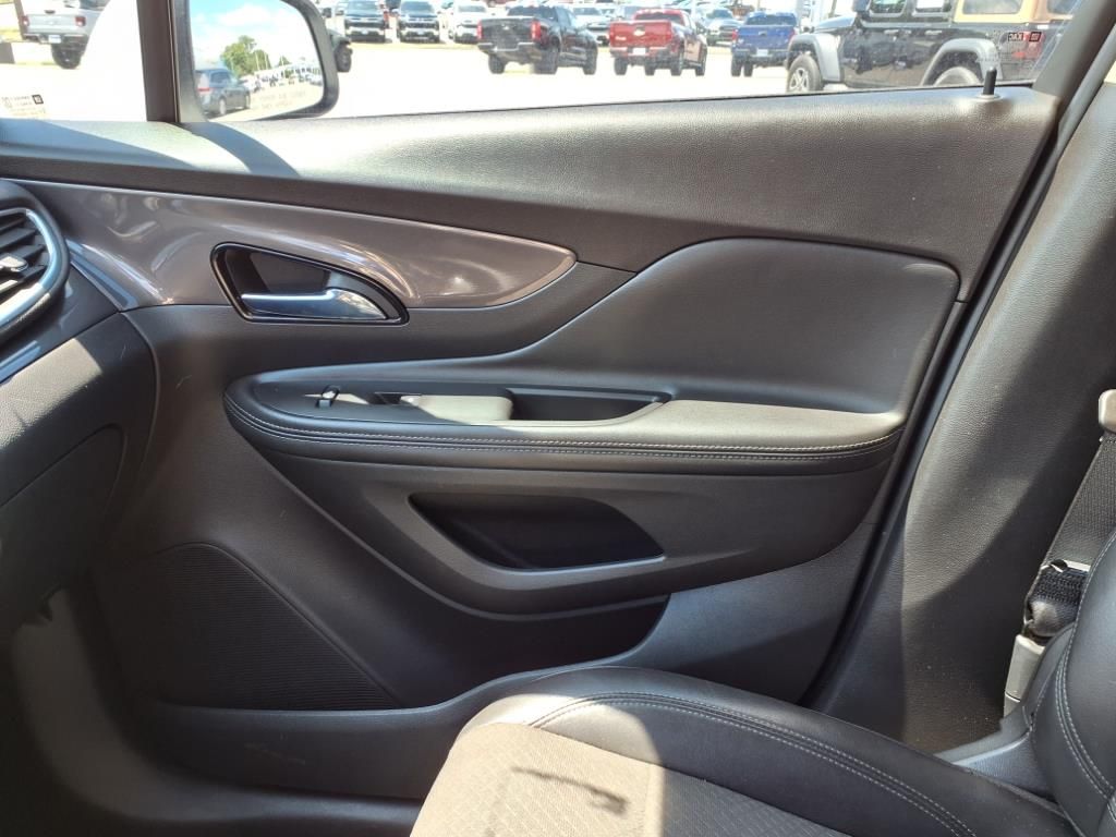 Vehicle image 27 of 34