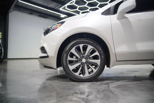 Vehicle image 29 of 68