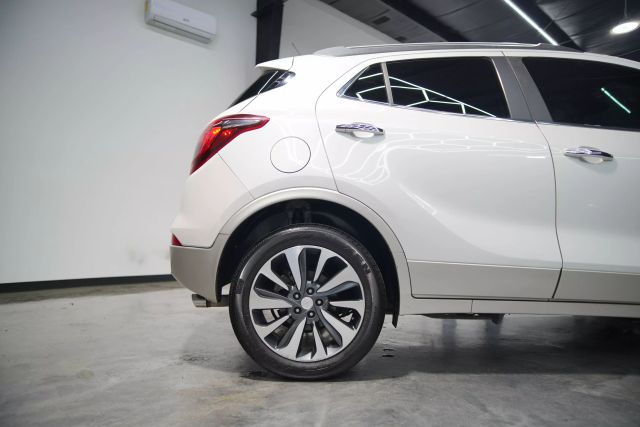 Vehicle image 23 of 68