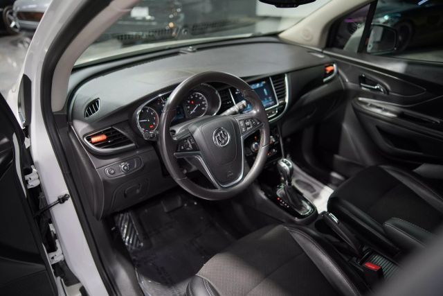 Vehicle image 38 of 68