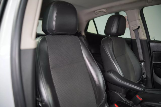 Vehicle image 60 of 68