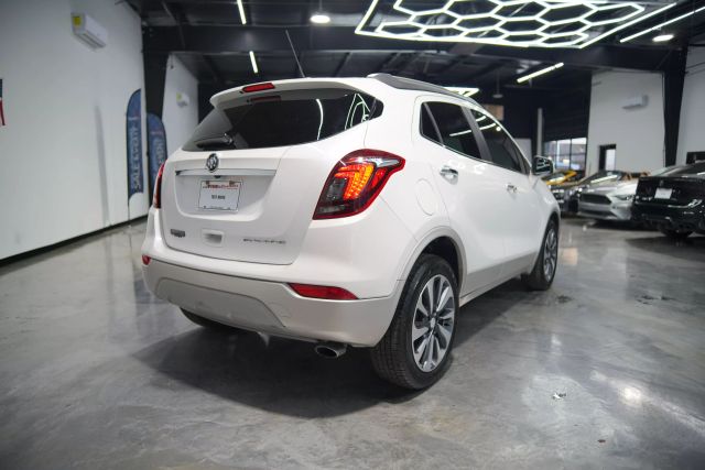Vehicle image 19 of 68
