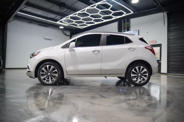 Vehicle image 25 of 68