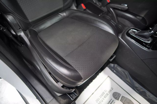 Vehicle image 59 of 68
