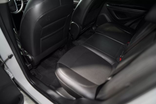 Vehicle image 63 of 68