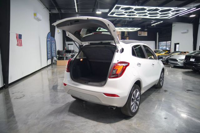 Vehicle image 18 of 68