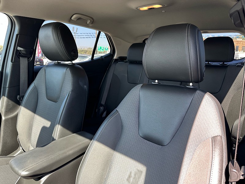Vehicle image 12 of 32