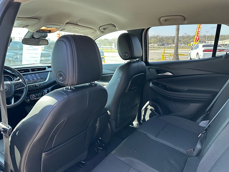 Vehicle image 14 of 32