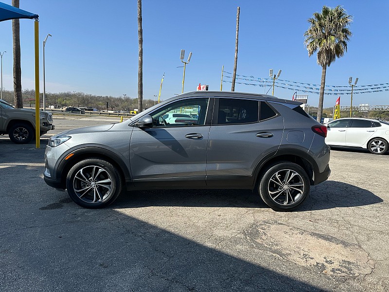 Vehicle image 8 of 32