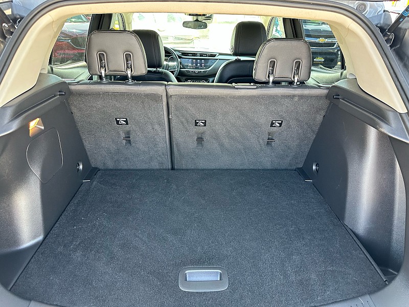 Vehicle image 10 of 32