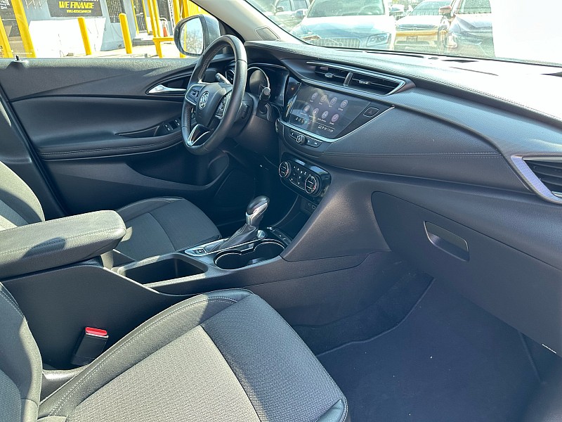 Vehicle image 17 of 32