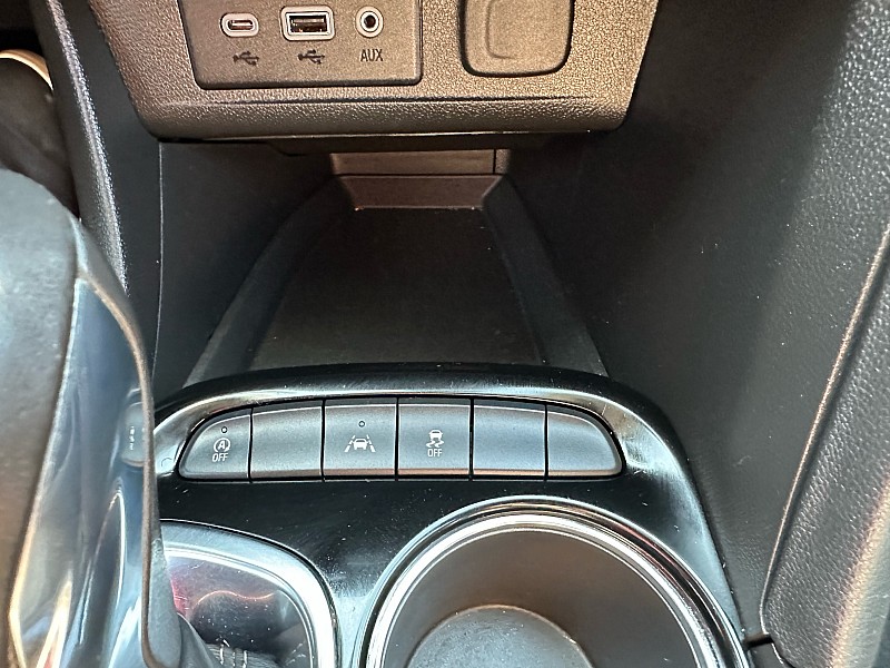Vehicle image 28 of 32