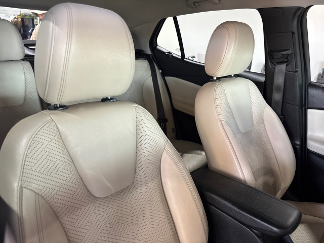 Vehicle image 12 of 28