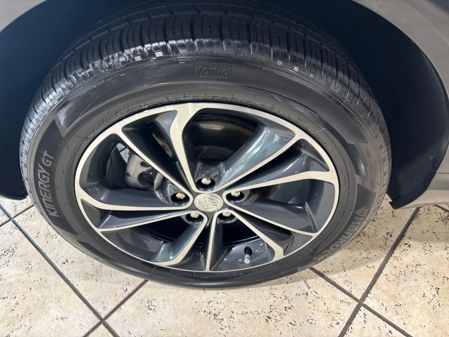 Vehicle image 9 of 28