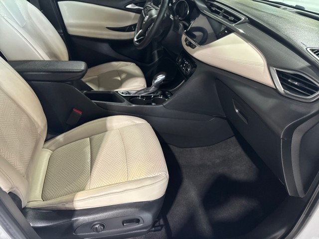 Vehicle image 15 of 28