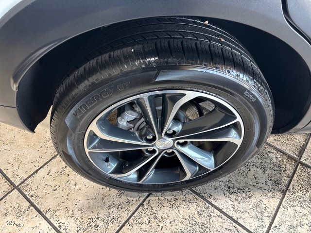 Vehicle image 8 of 28