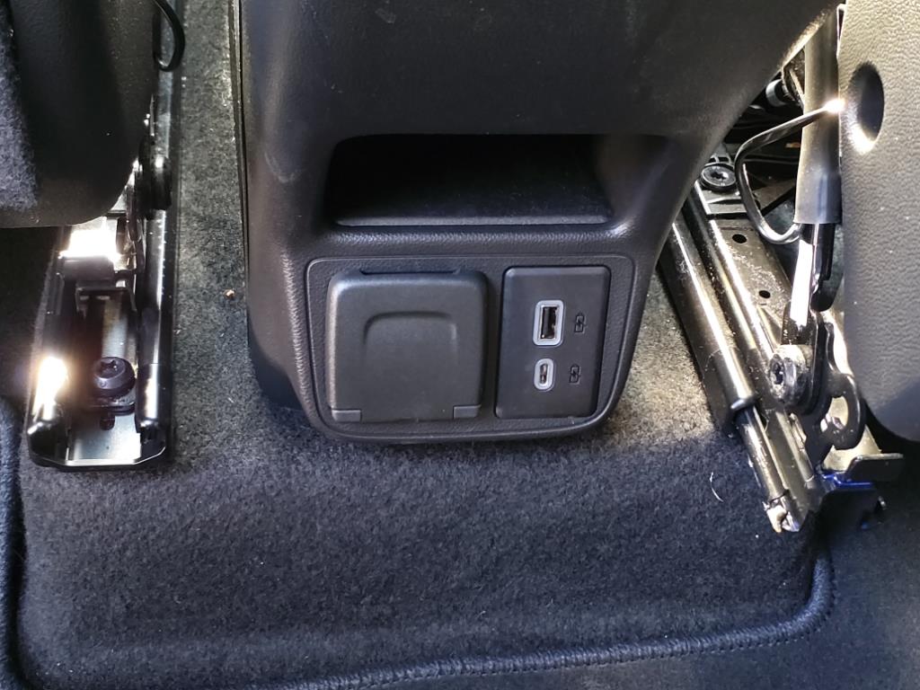 Vehicle image 13 of 33
