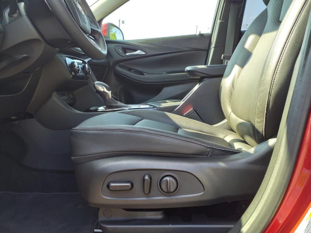 Vehicle image 17 of 33