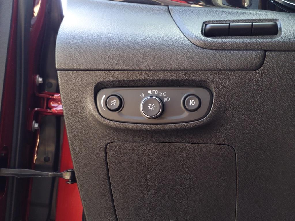 Vehicle image 24 of 33