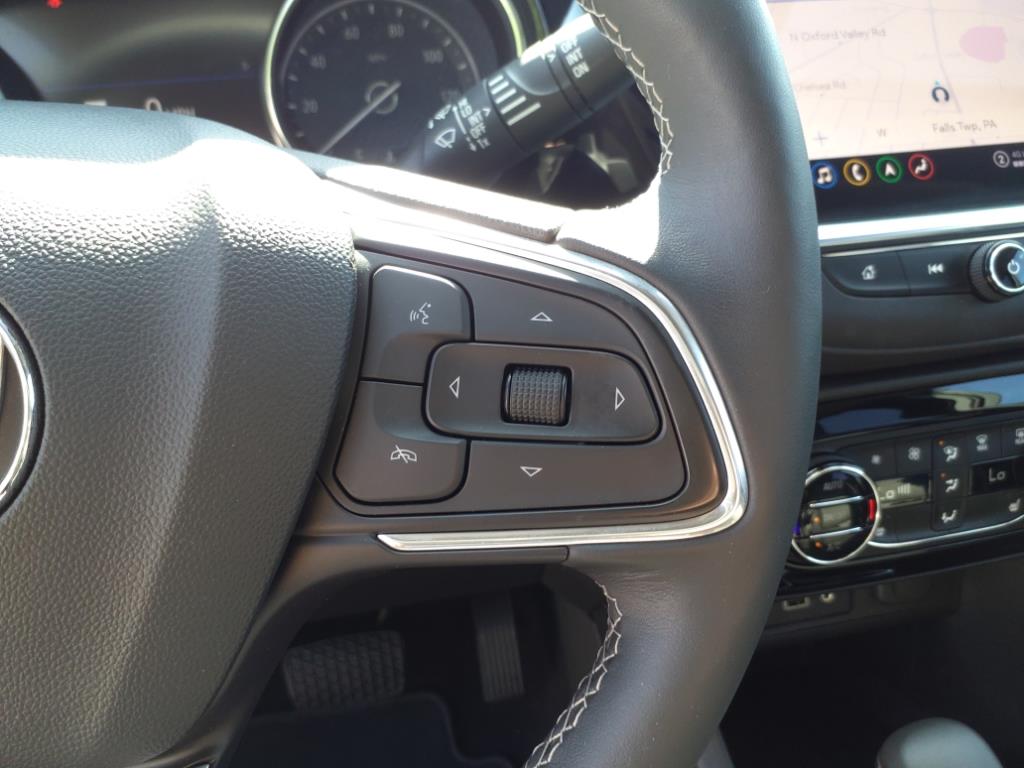 Vehicle image 21 of 33