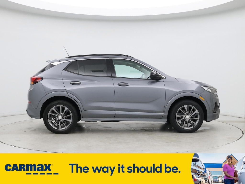Vehicle image 4 of 34