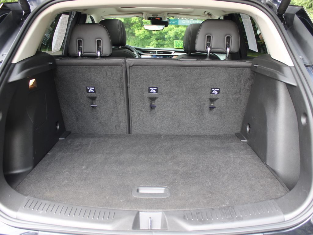 Vehicle image 13 of 40