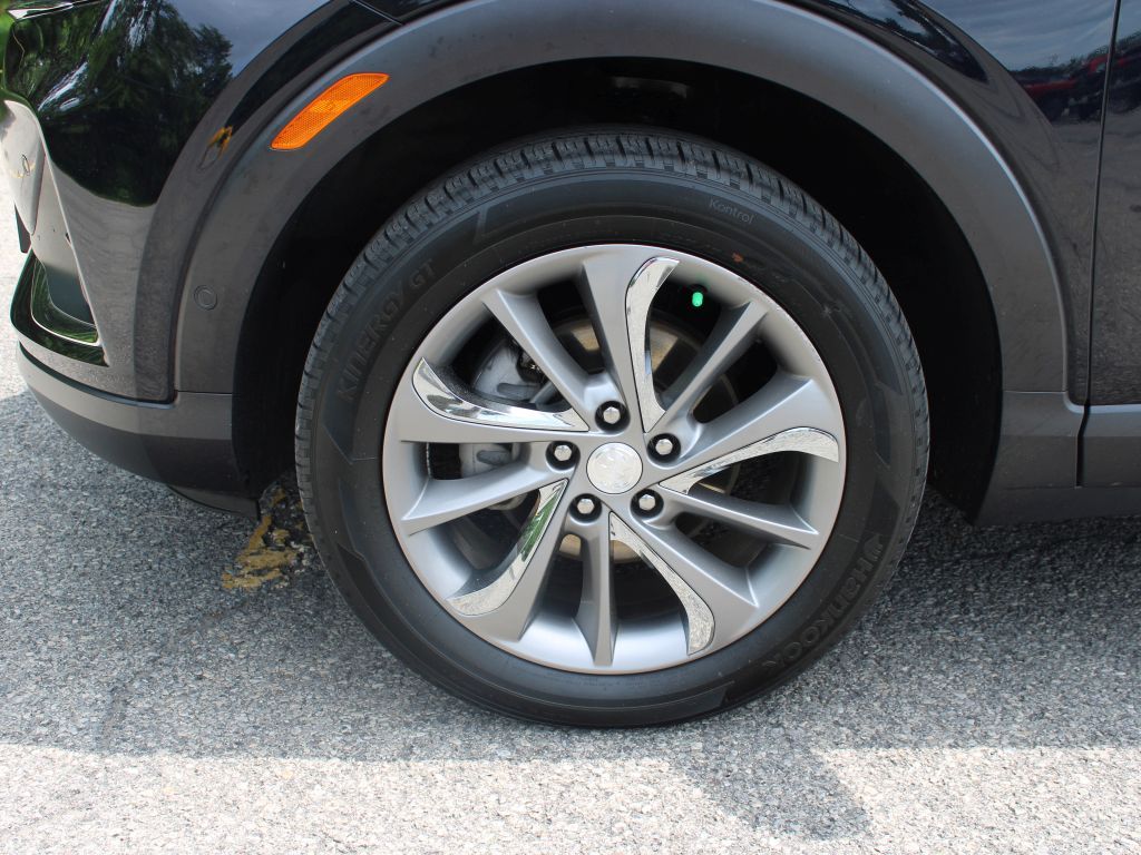 Vehicle image 10 of 40