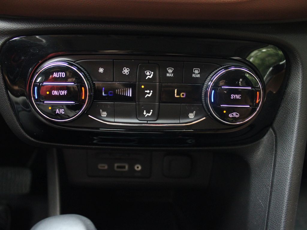 Vehicle image 39 of 40