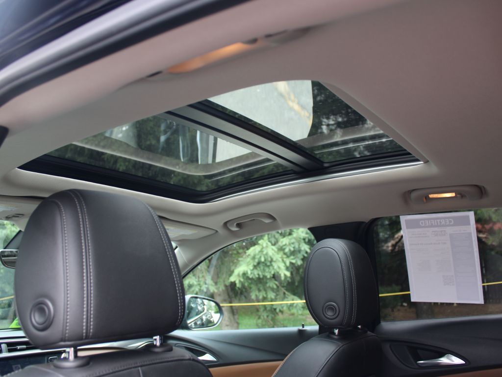 Vehicle image 20 of 40
