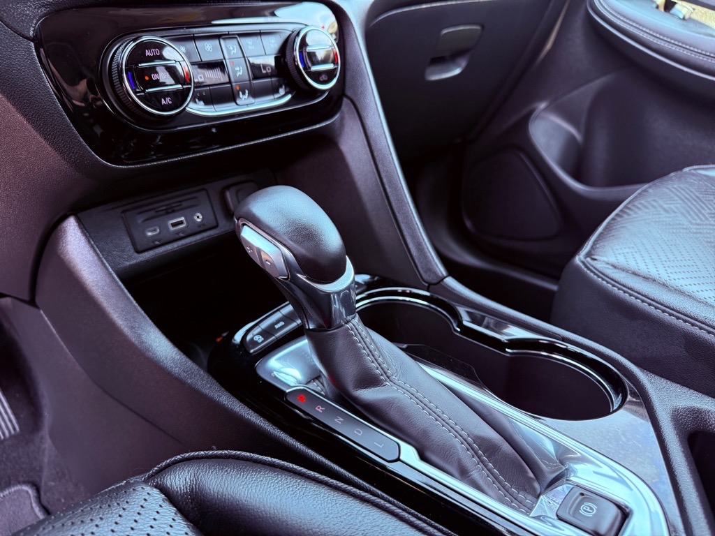 Vehicle image 24 of 33