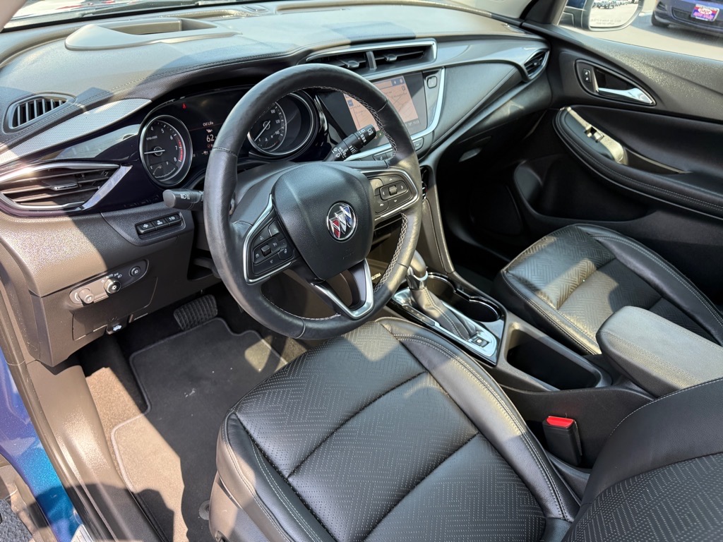 Vehicle image 17 of 33