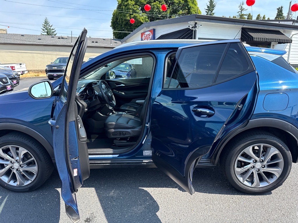 Vehicle image 9 of 33