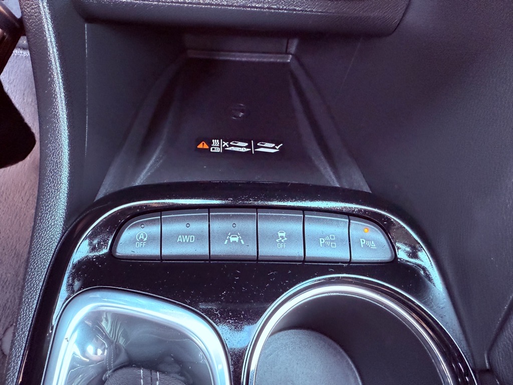 Vehicle image 27 of 33