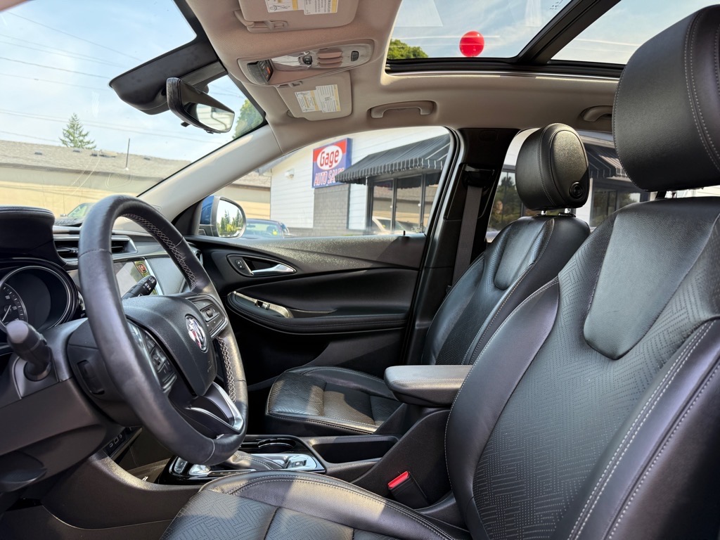 Vehicle image 19 of 33