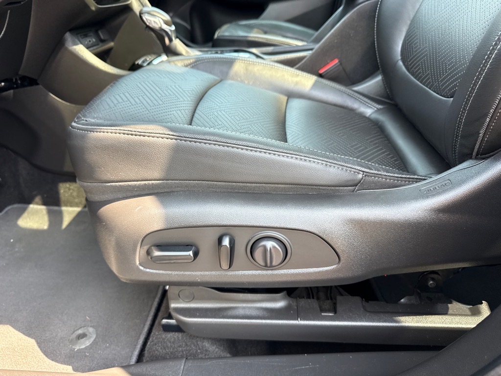 Vehicle image 32 of 33