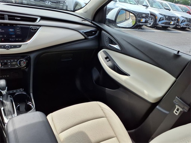 Vehicle image 15 of 27