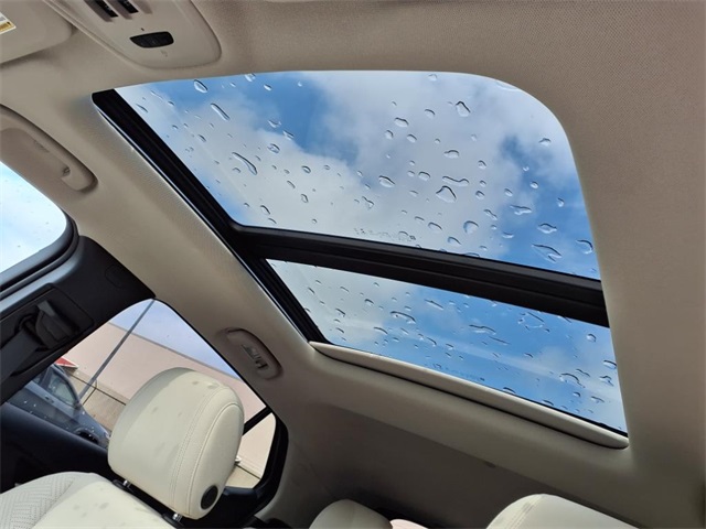 Vehicle image 12 of 27